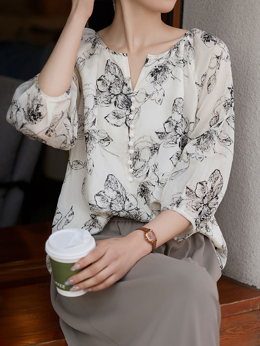 Chloe Retro Crew Neck Printed Blouse