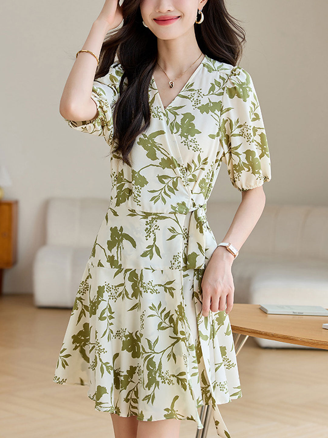 Chloe V-Neck Lantern Sleeve Floral Printed Dress