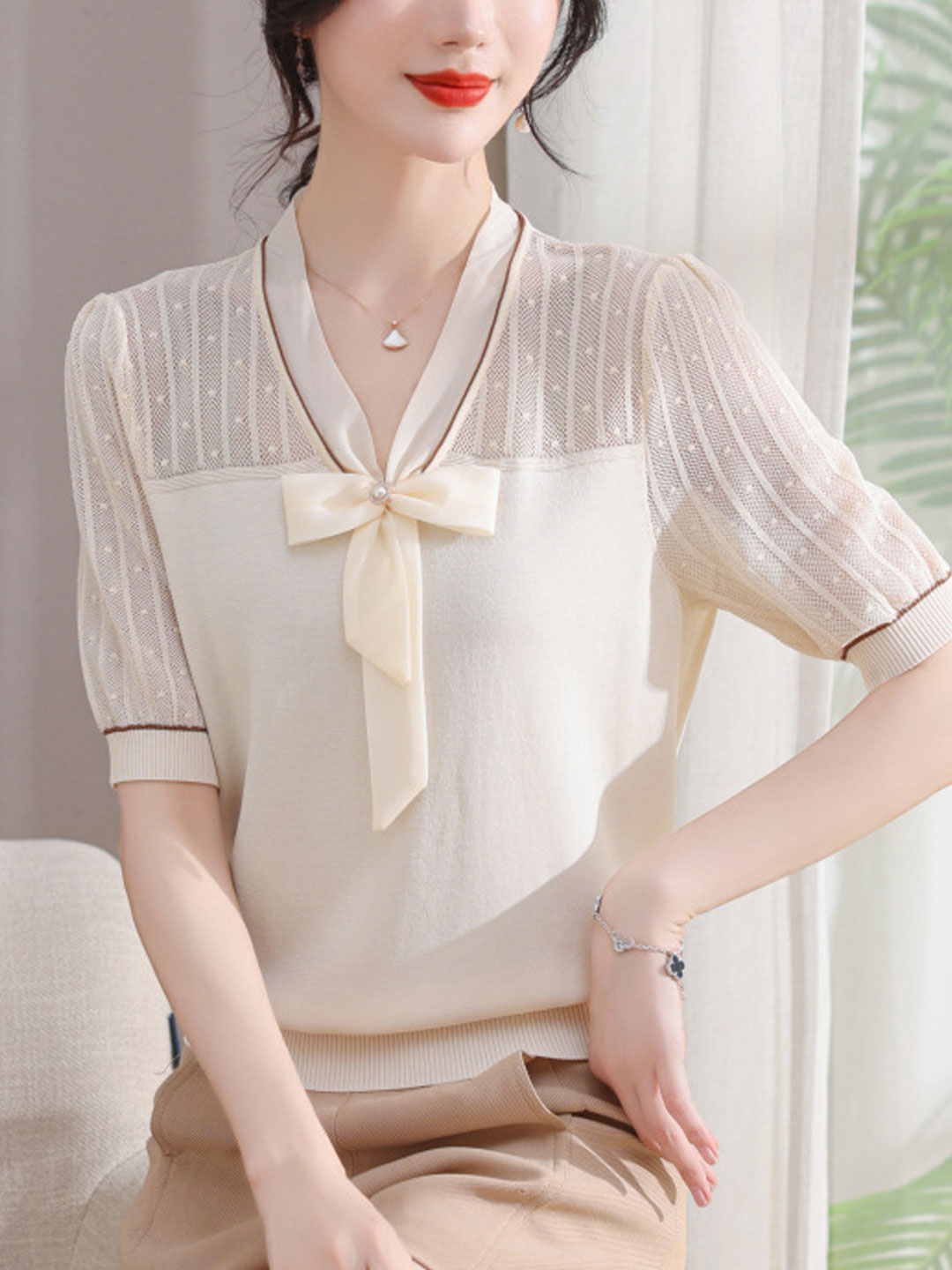 Ava Classic V-Neck Bow Ice Silk Knitted Top