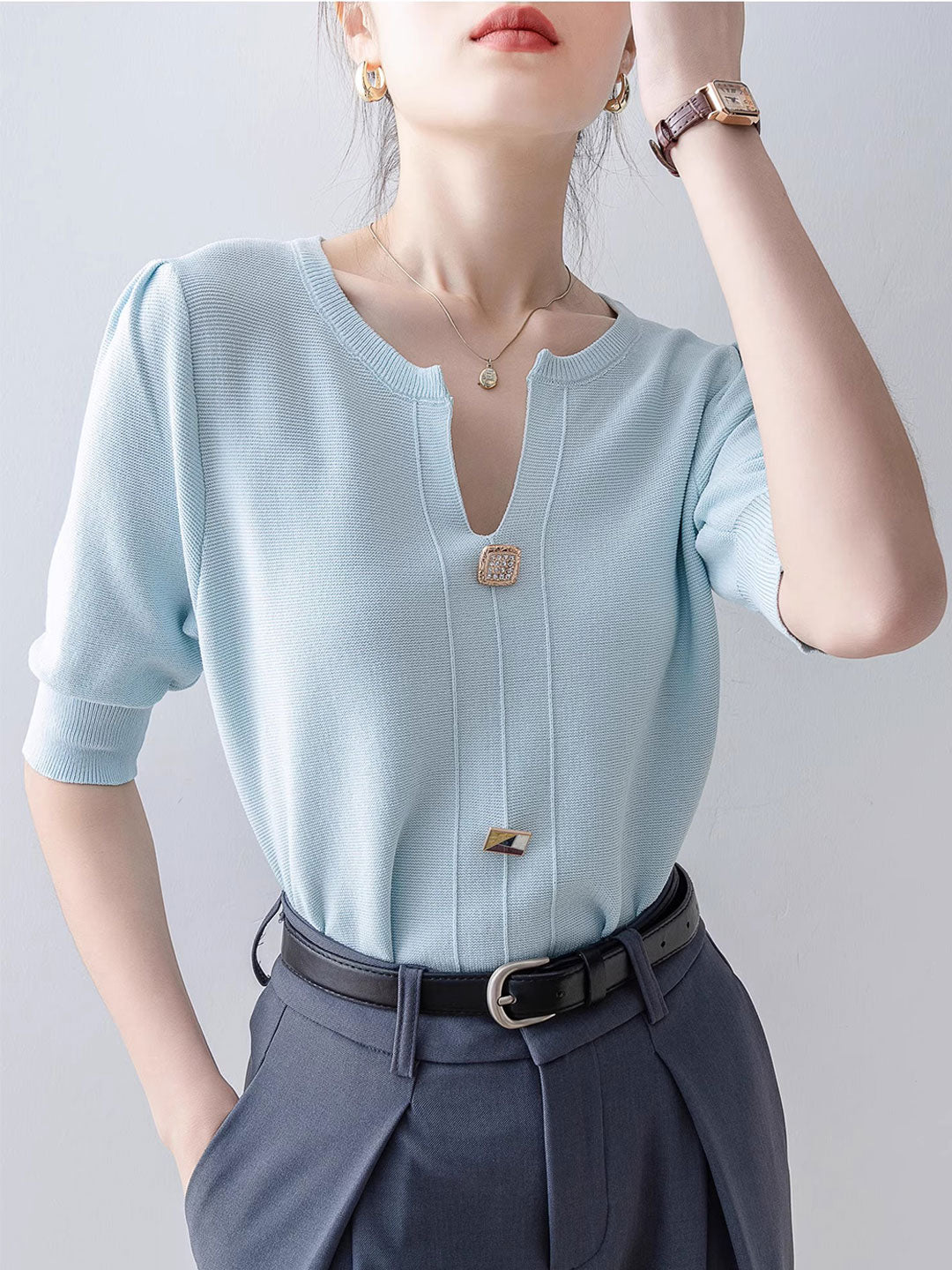 Sofia Loose V-Neck Solid Color Knitted Top