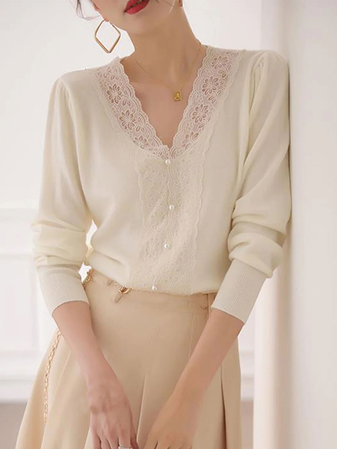 Elaine French Style  V-Neck Lace Stitching Knitted Sweater