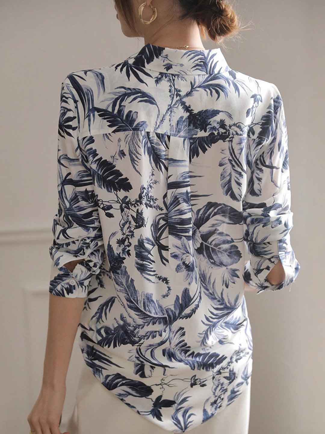 Gianna Classic V-Neck Printed Shirt