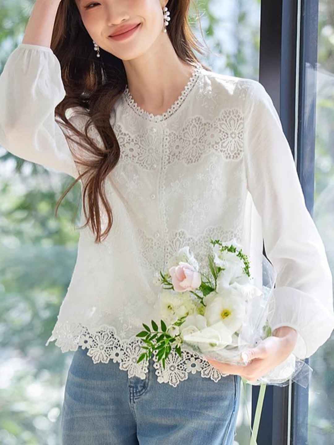 Valeria Retro Crew Neck Solid Color Lace Shirt