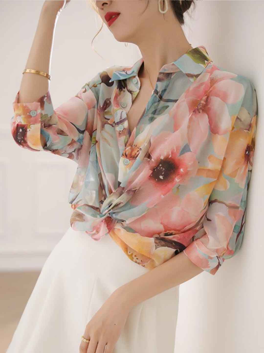 Gabriella Loose V-Neck Printed Shirt