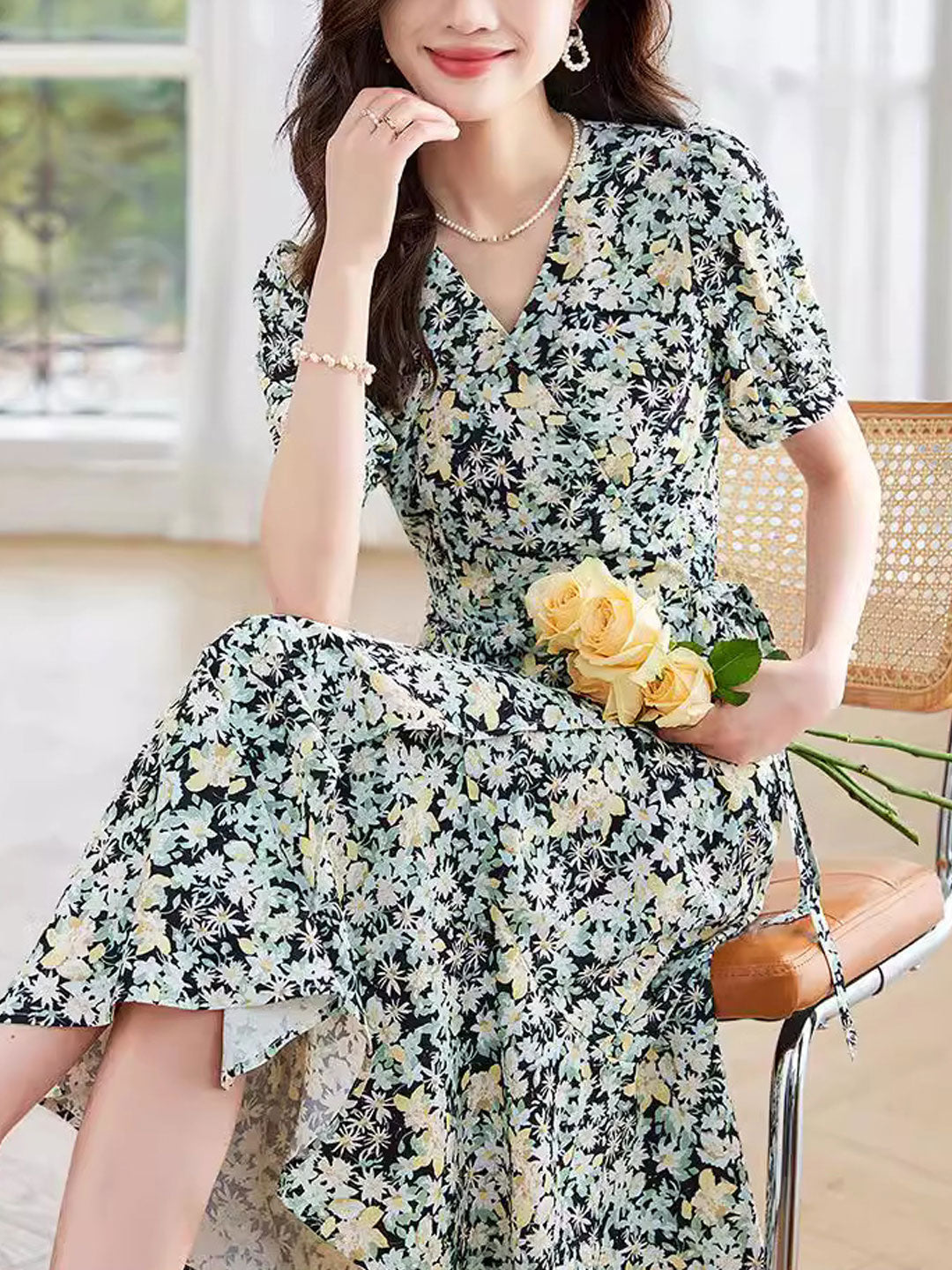 Alyssa Retro V-neck Floral Chiffon Dress