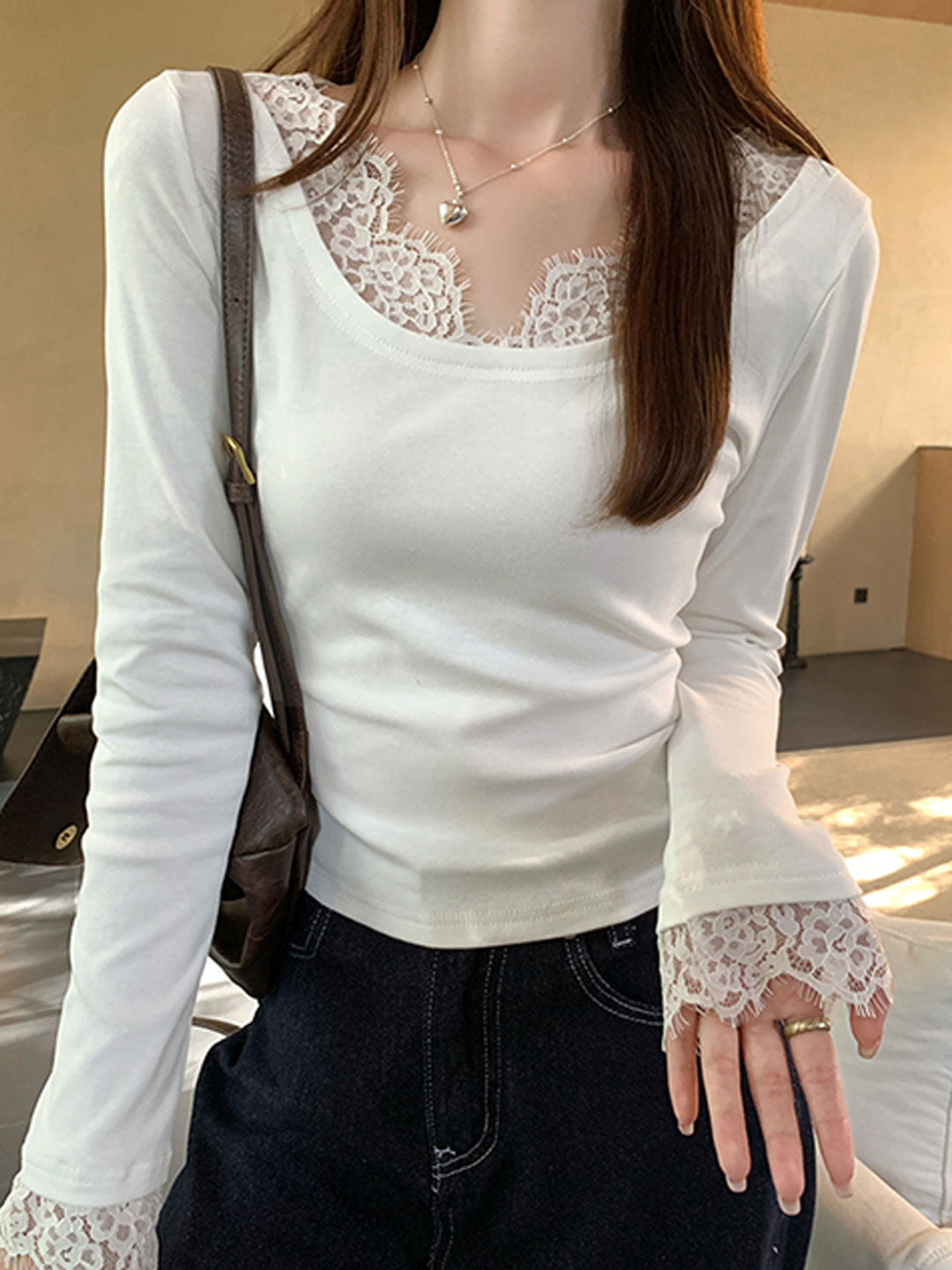 Emma Slim U-Neck Solid Color Lace Top