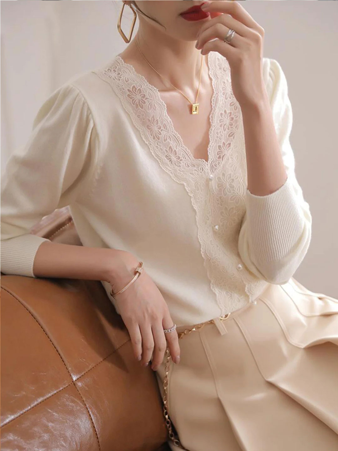 Elaine French Style  V-Neck Lace Stitching Knitted Sweater-White