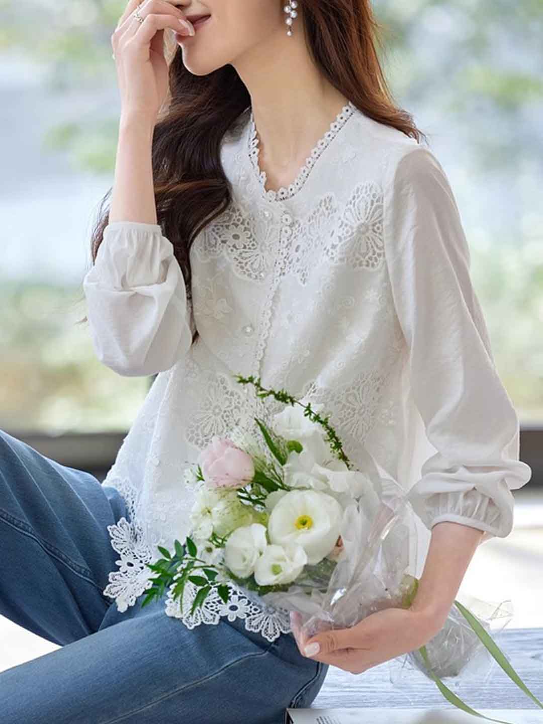 Valeria Retro Crew Neck Solid Color Lace Shirt