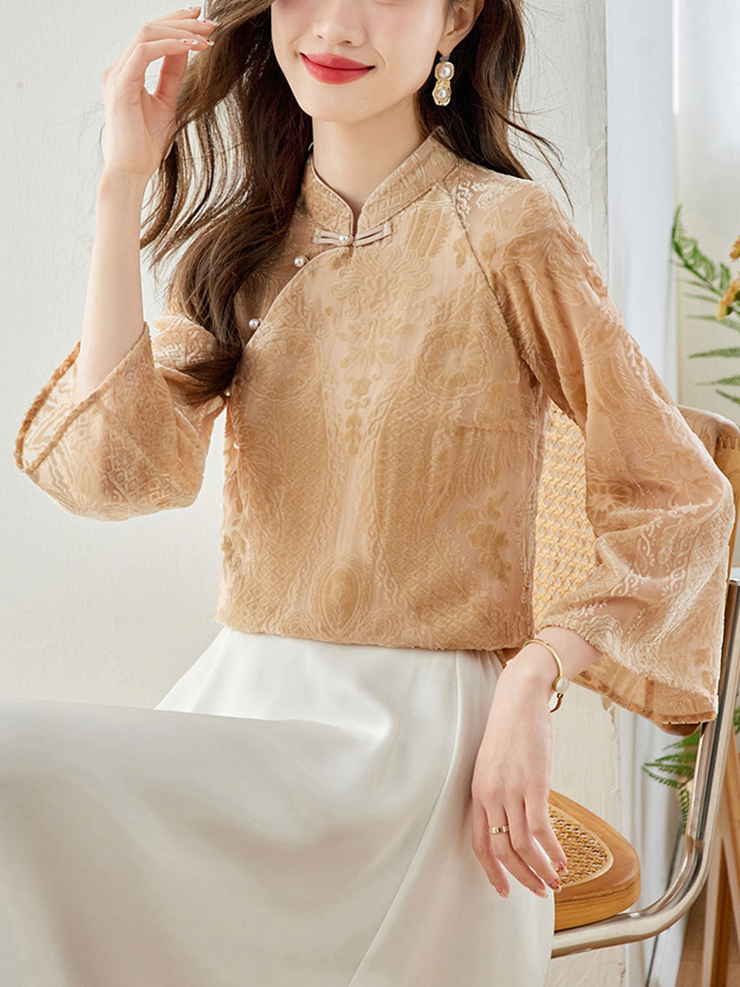 Olivia Retro Lantern Sleeve Buttoned Top