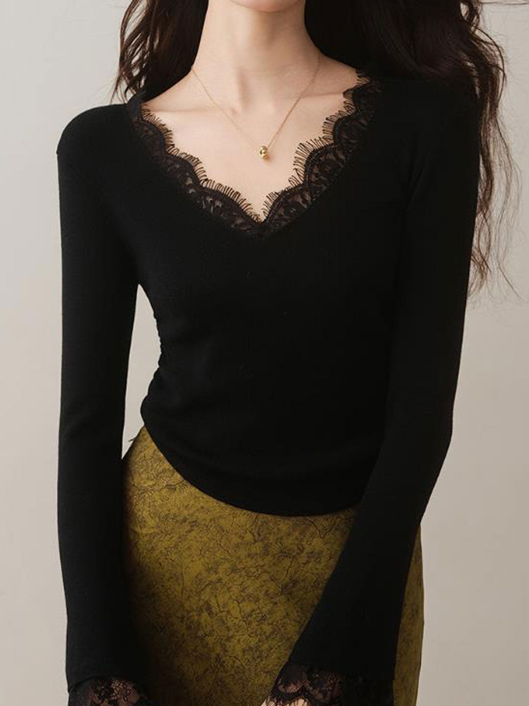 Maria Retro V-Neck Flared Sleeve Lace Knitted Top