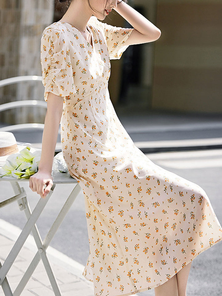 Mia Retro V-Neck Floral Printed Dress