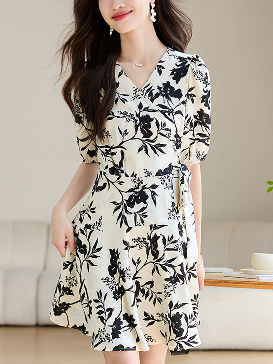 Chloe V-Neck Lantern Sleeve Floral Printed Dress