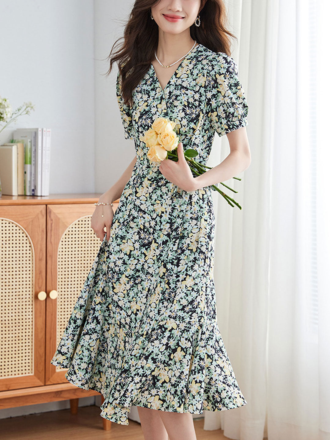 Alyssa Retro V-neck Floral Chiffon Dress