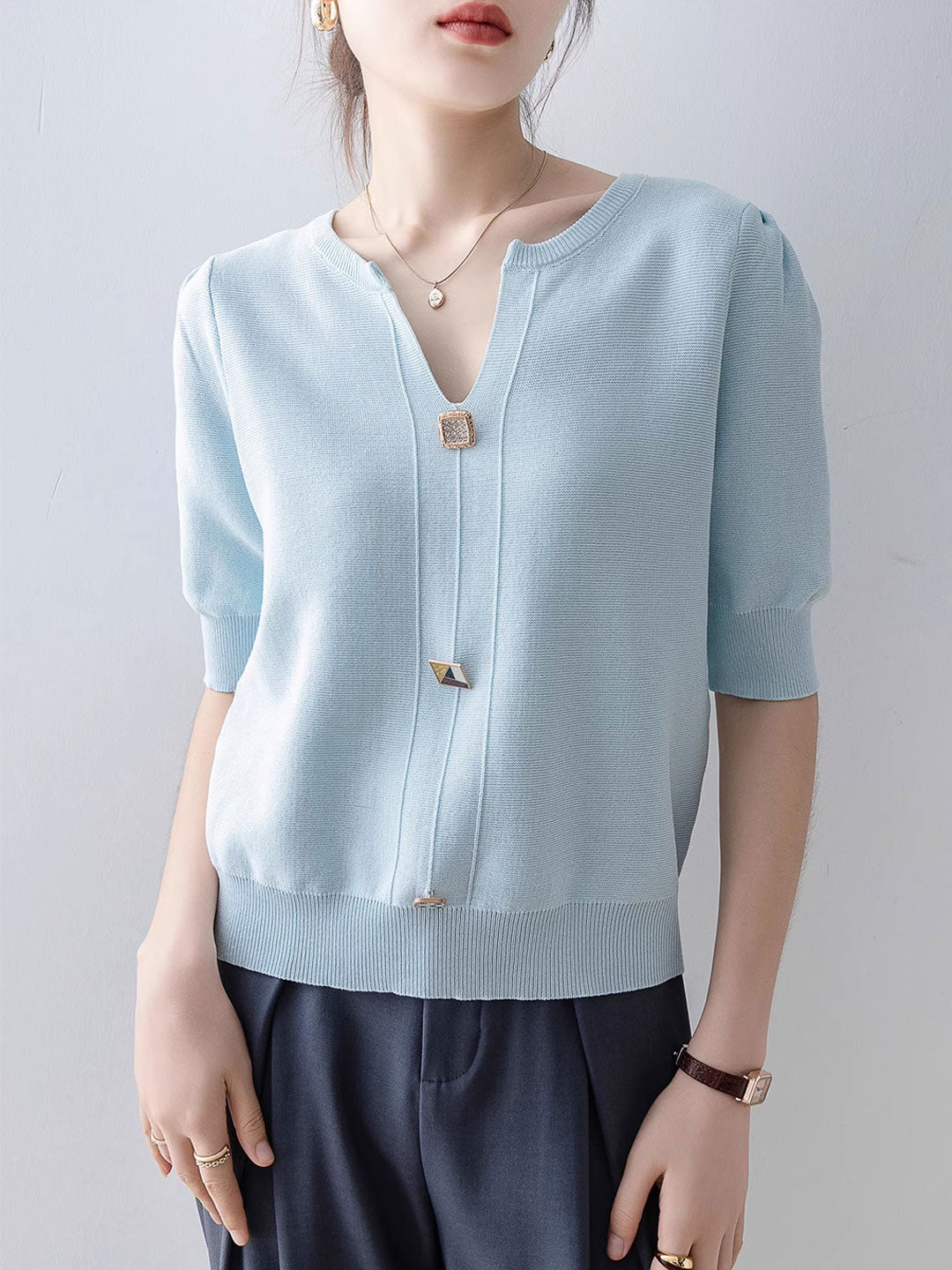 Sofia Loose V-Neck Solid Color Knitted Top