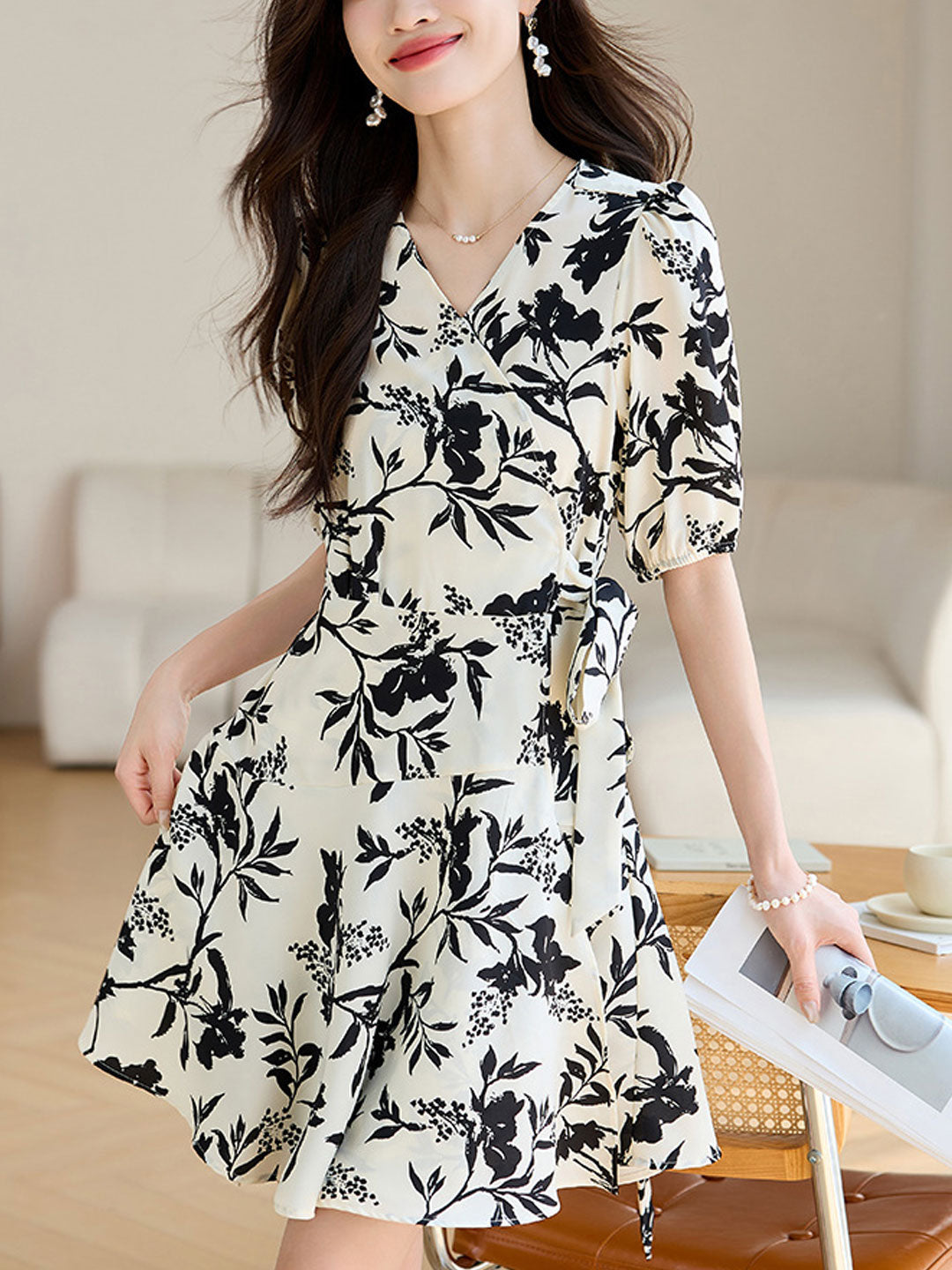 Chloe V-Neck Lantern Sleeve Floral Printed Dress