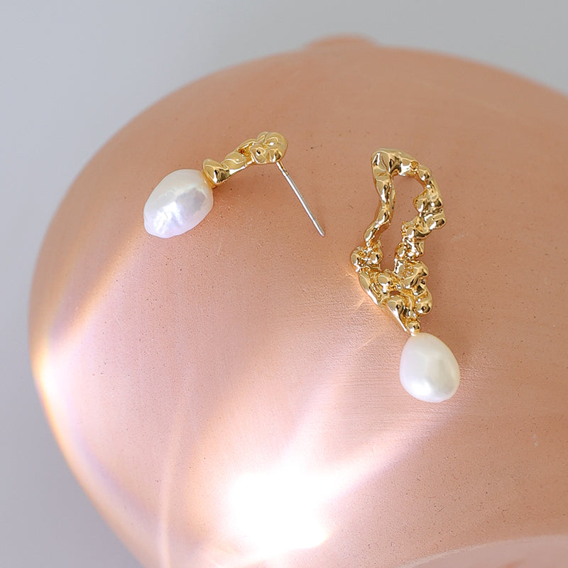 Cutout Asymmetric Natural Real Pearl Earrings