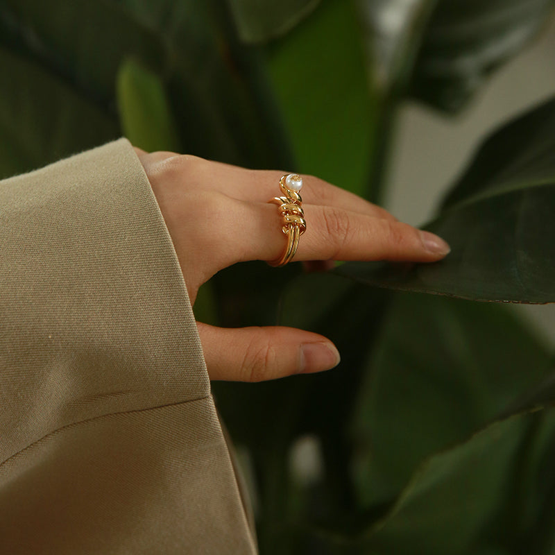 Curved Natural Pearl Gold Foil Open-end Ring