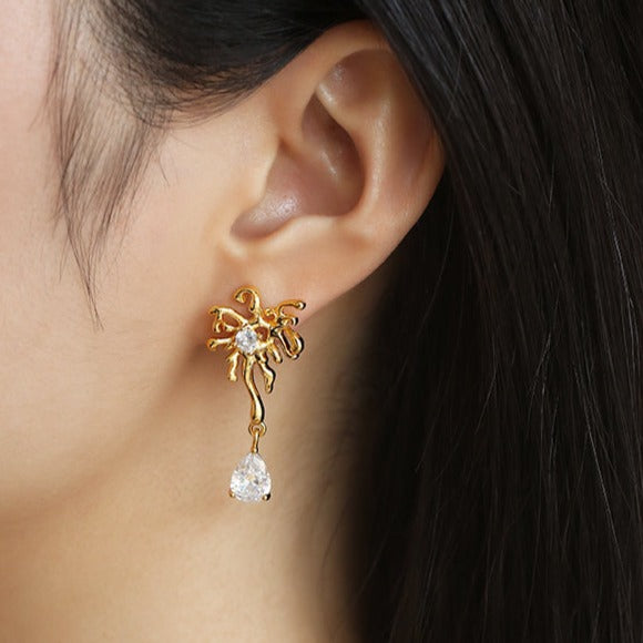 Luxurious Zircon Inlaid Irregular Shape Earring