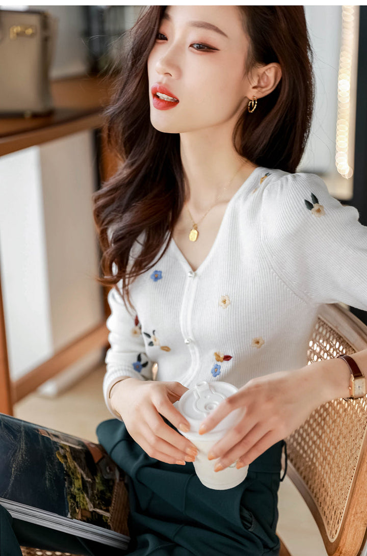 Alena Retro V-Neck Embroidered Sweater-White