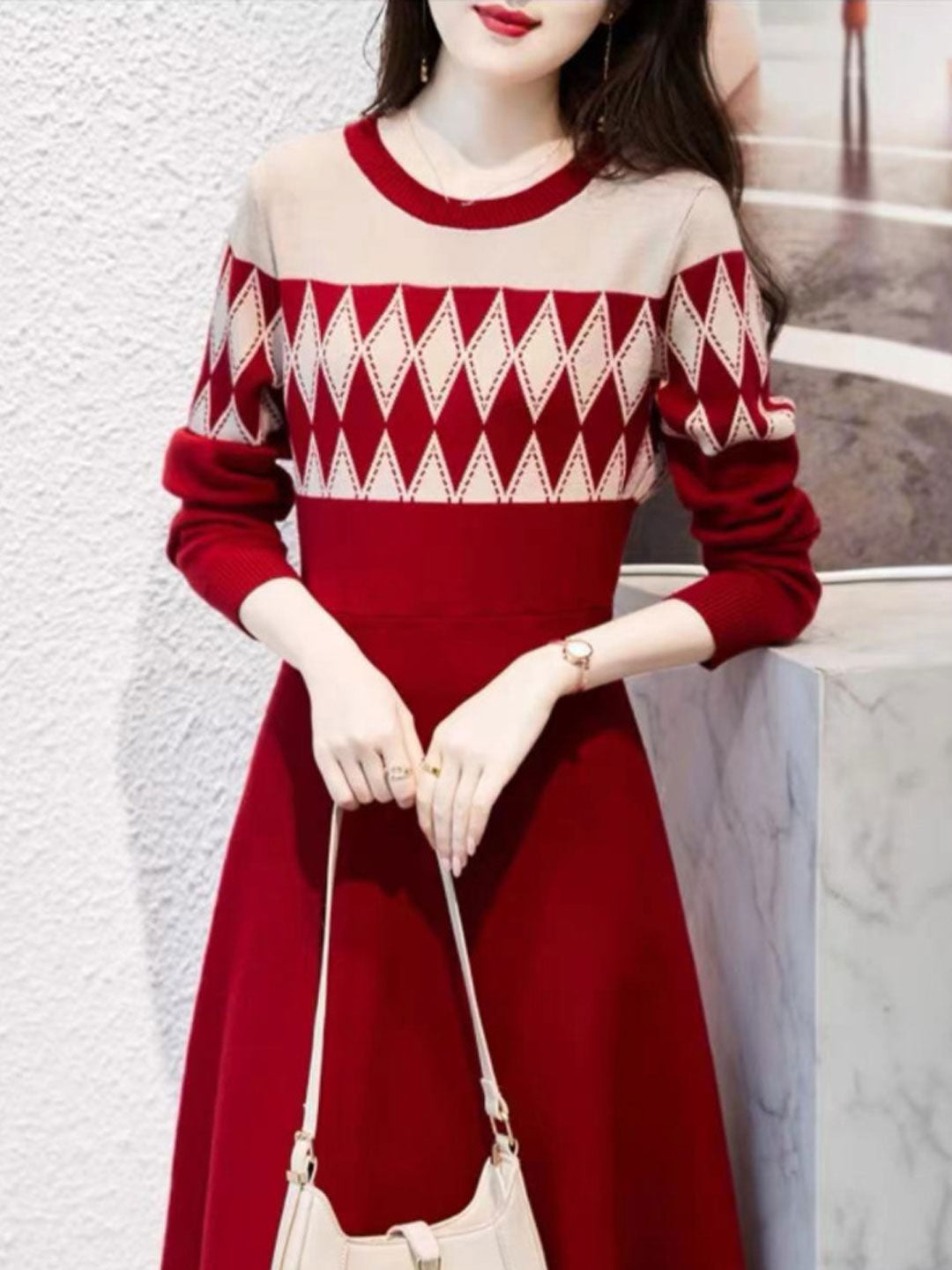 Trinity Elegant Crew Neck Contrast Knitted Dress