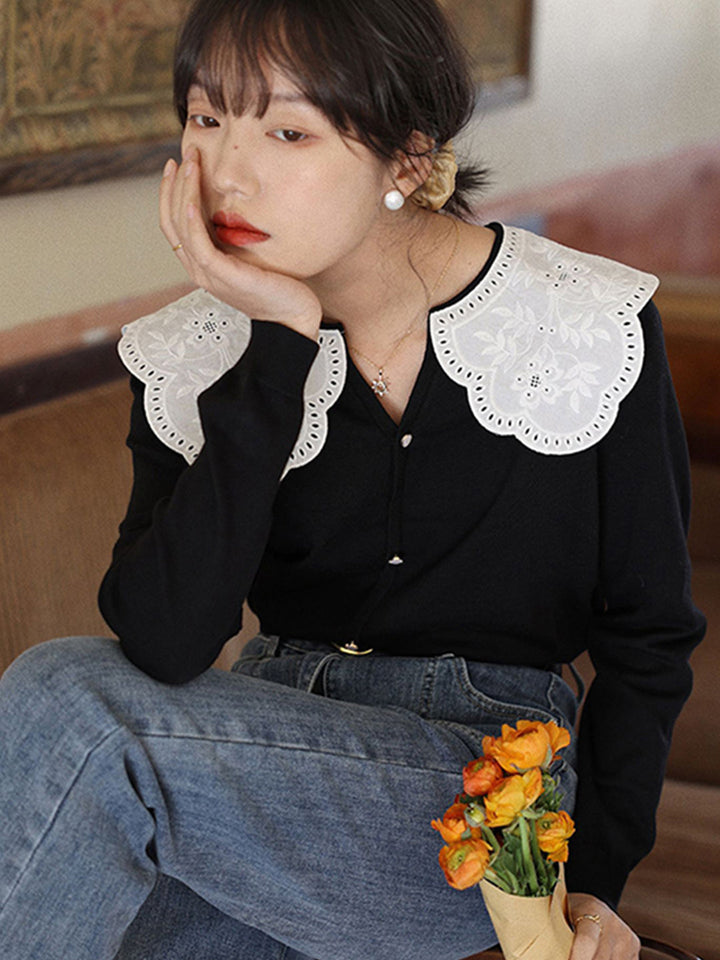 Lyric Embroidery V-neck Lace Knittied Cardigan