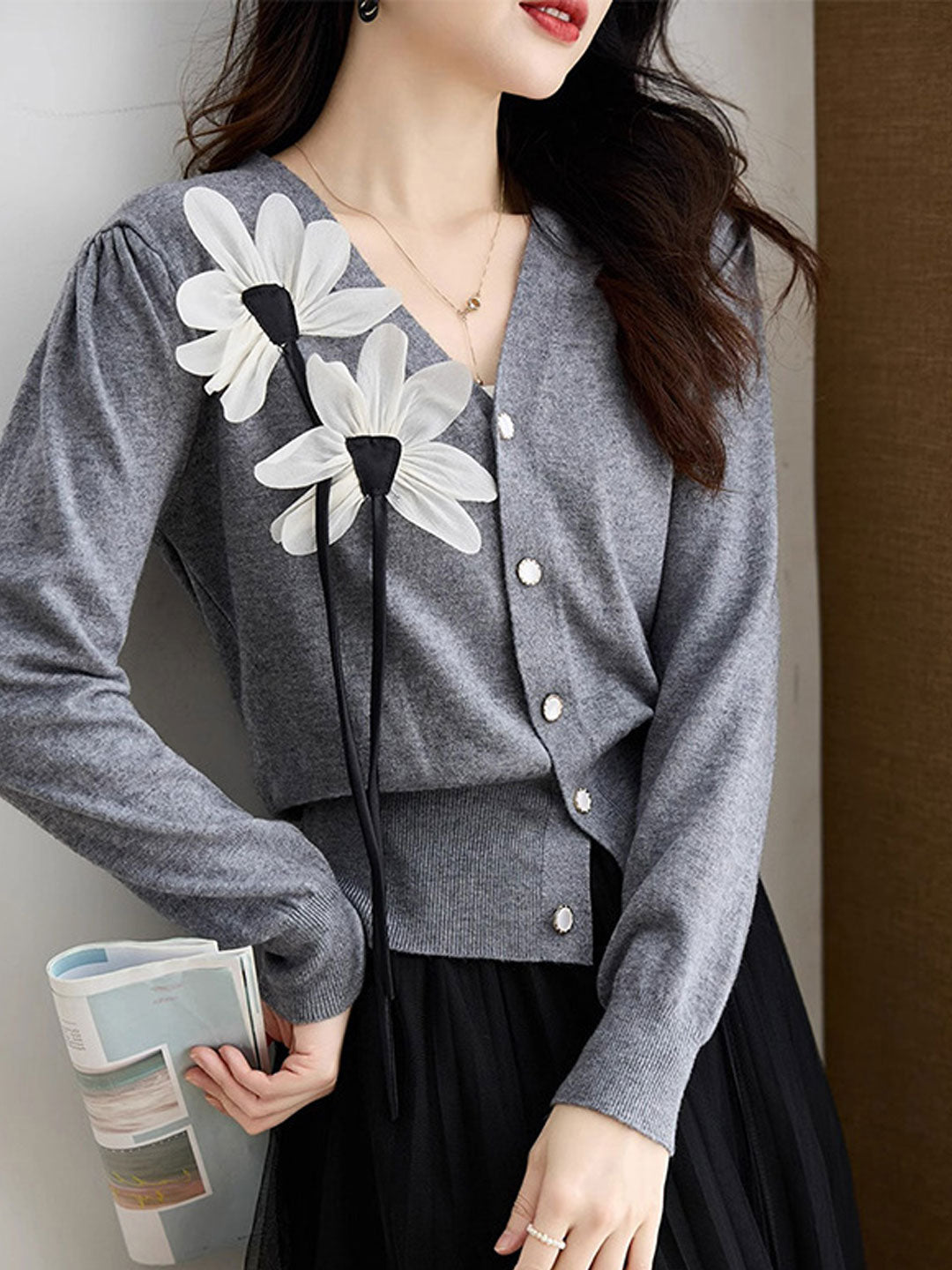 Elizabeth Classic Three-Dimensional Flower Knitted Cardigan