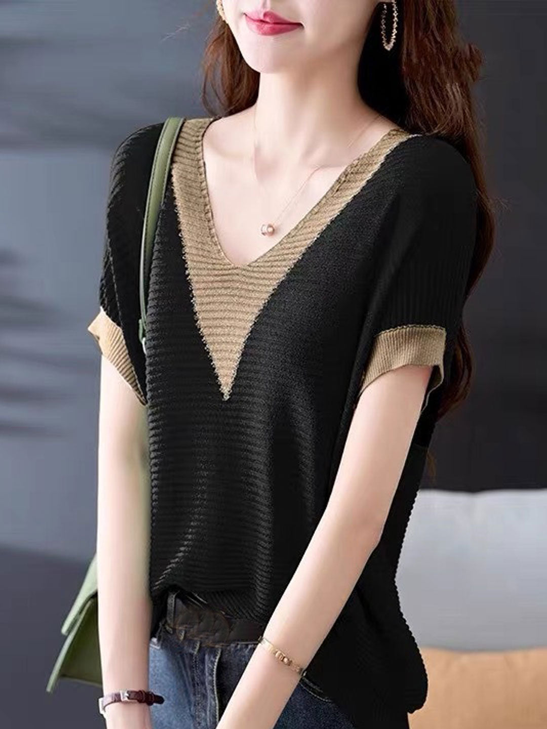 Madison Loose V-Neck Contrast Color Knitted Vest