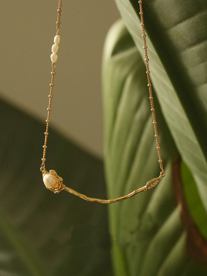 Elegant Pearl Gold Foil Rose Necklace