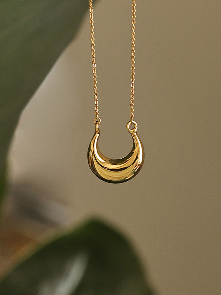 Vintage U-Shaped Pendant Necklace